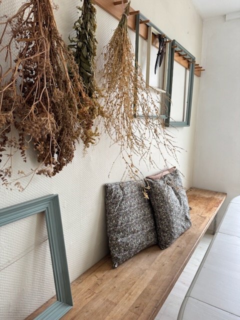 Gammel og lang b�nk, ca. 3 meter