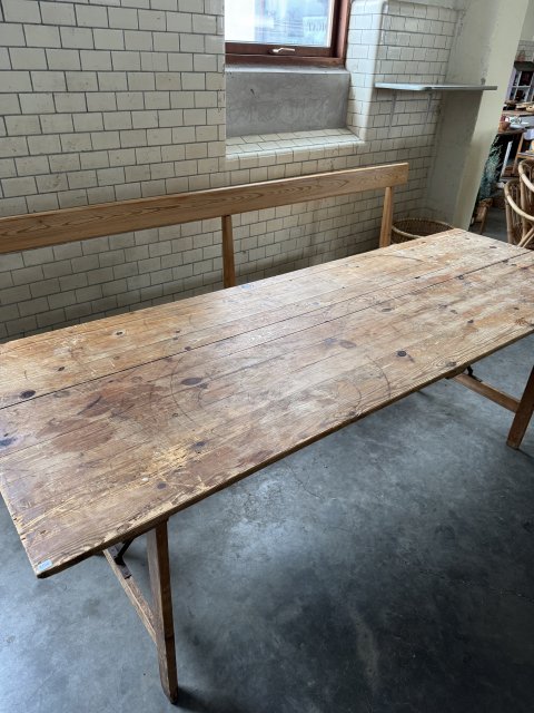 L�kkert spisebord eller skrivebord