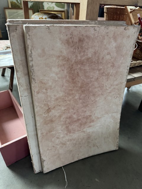 Opslagstavler der er unikke, belagt med papirmasse, pris pr. stk.