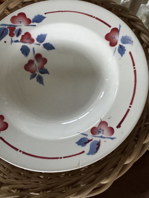 11 franske blomstertallerkener, pris samlet