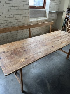 L�kkert spisebord eller skrivebord